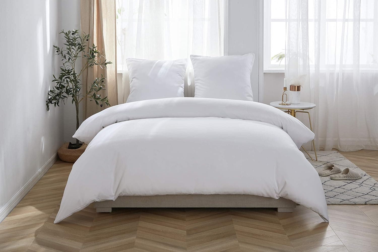 MOHAP Housse de Couette 220x240cm+2 Taies d'oreillers 65x65cm Blanc Parure de Lit Adulte 2 Personnes 100 Fils/cm² en Microfibre avec Fermeture Éclair