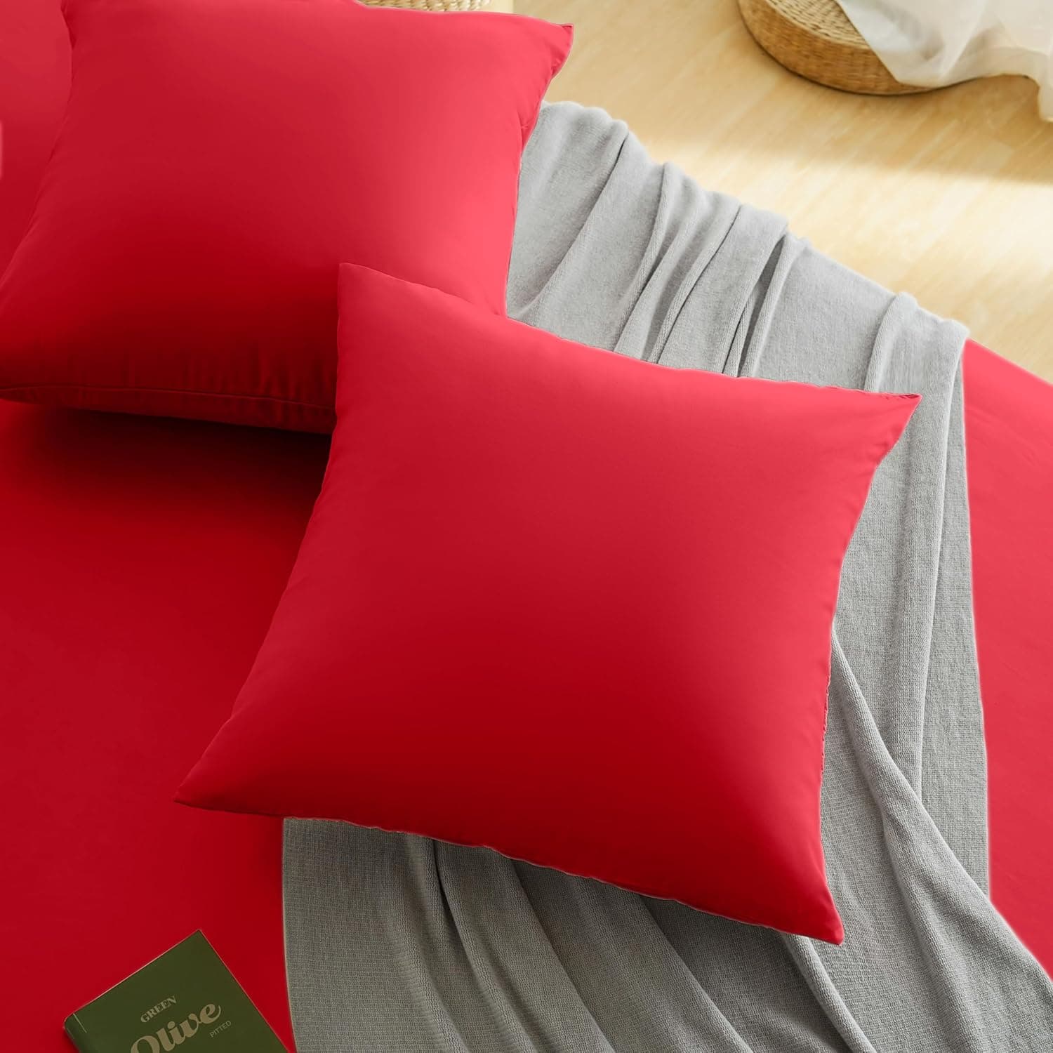 MOHAP Lot de 2- Taies d'oreiller 65x65cm Rouge Vineux Housse d'oreiller avec Une Fermeture éclair en Microfibre 4