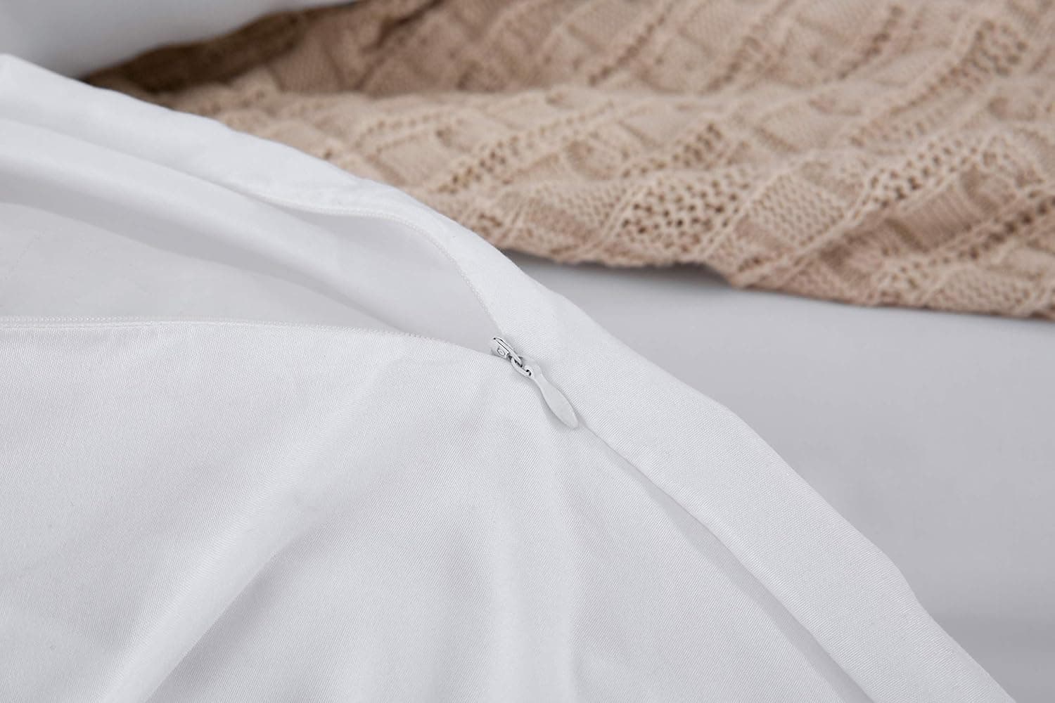 Parure de lit en microfibre brossée avec 1 housse de couette 220 x 240 cm et 2 taies d'oreiller 80 x 80 cm avec fermeture Éclair Blanc 4