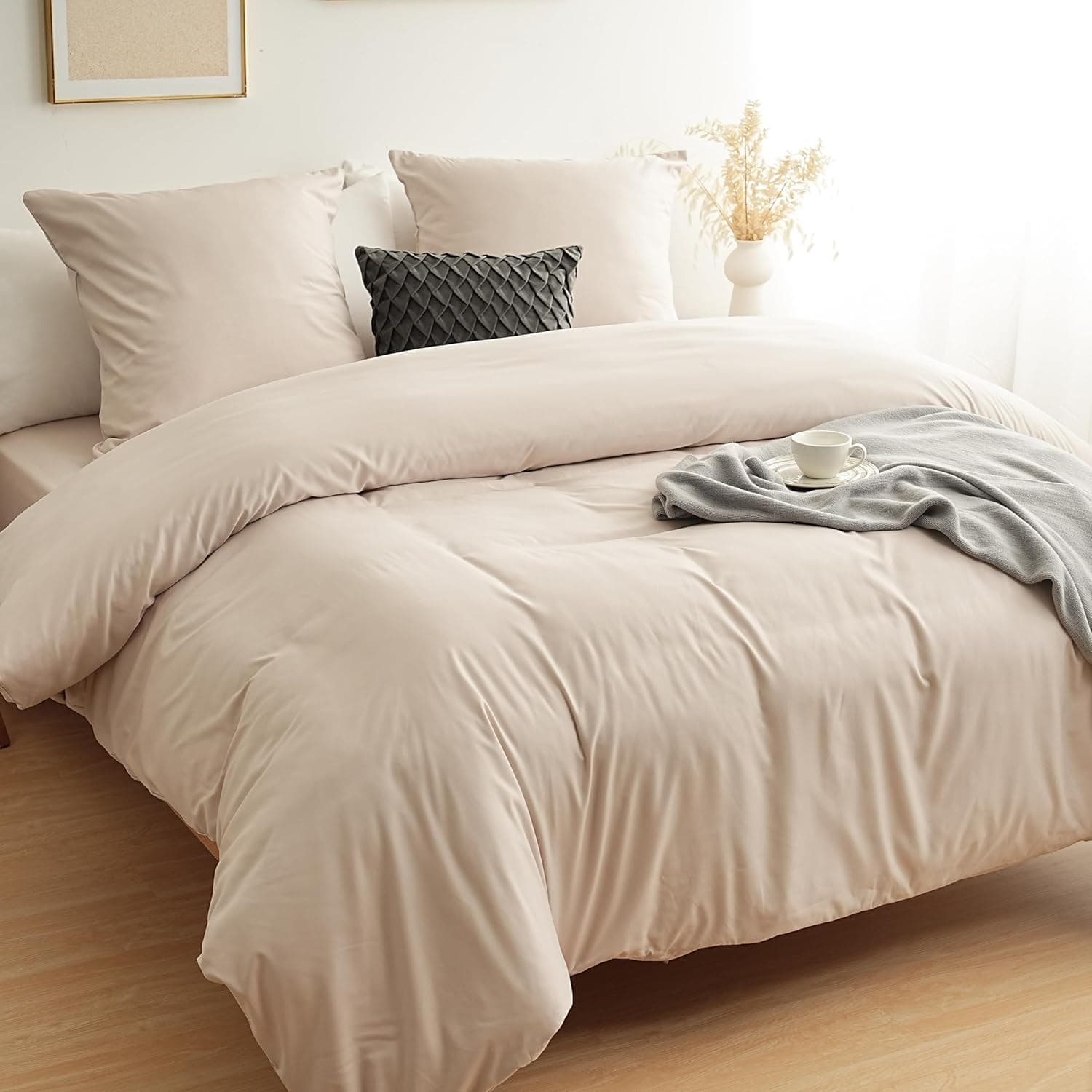 MOHAP Parure de Lit 4 Pièces Housse de Couette 240x260cm + Drap Housse 160x200cm avec 2 taies d'oreillers 65x65cm Beige pour 2 Personnes Parure 120 Fils/cm² en Microfibre 3