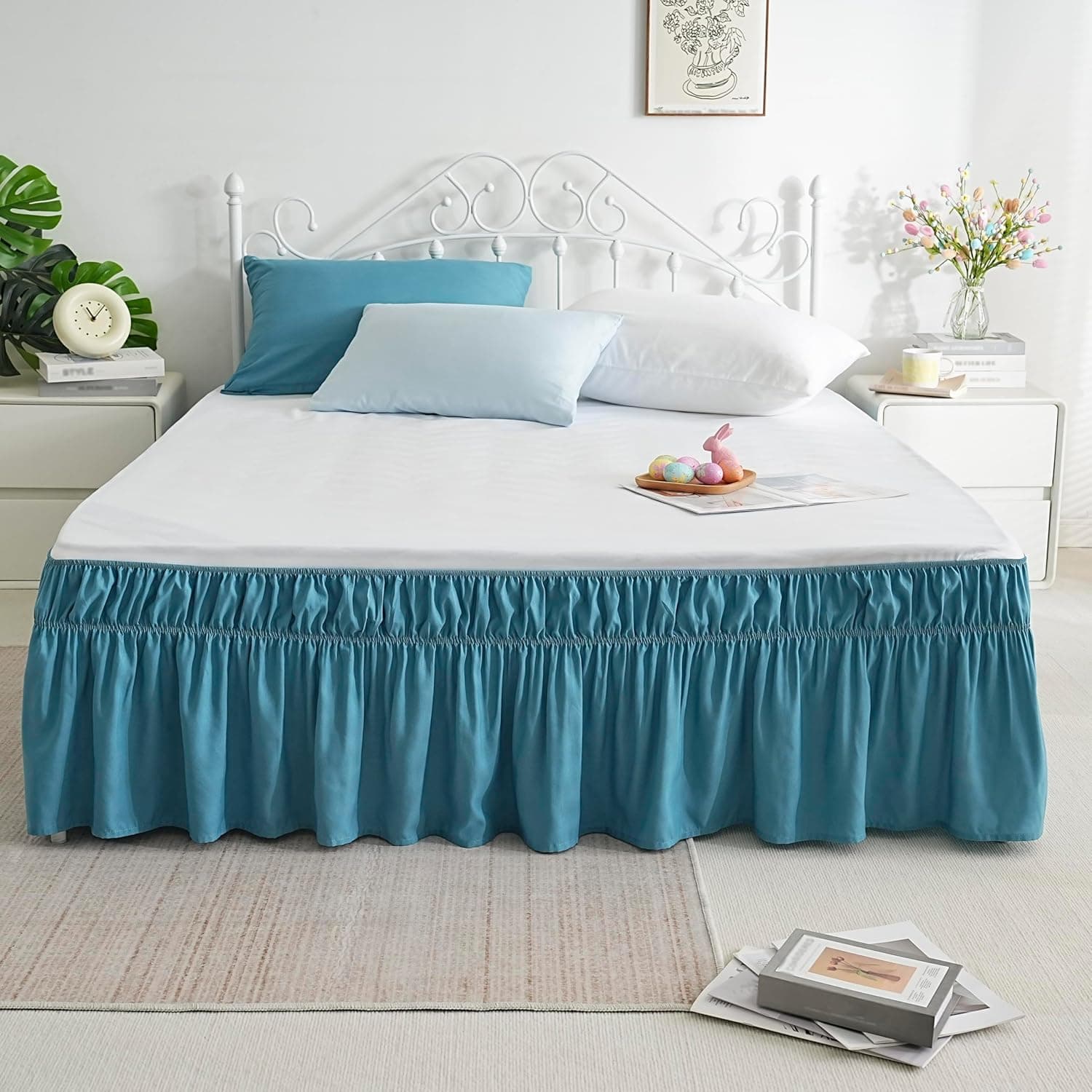 AYASW Cache-sommier pour Grand lit de 35,6 cm de Long, Volants de poussière, Confortable et Doux, en Microfibre brossée, Trois côtés en Tissu à Envelopper avec élastique, sans Housse de lit, Bleu