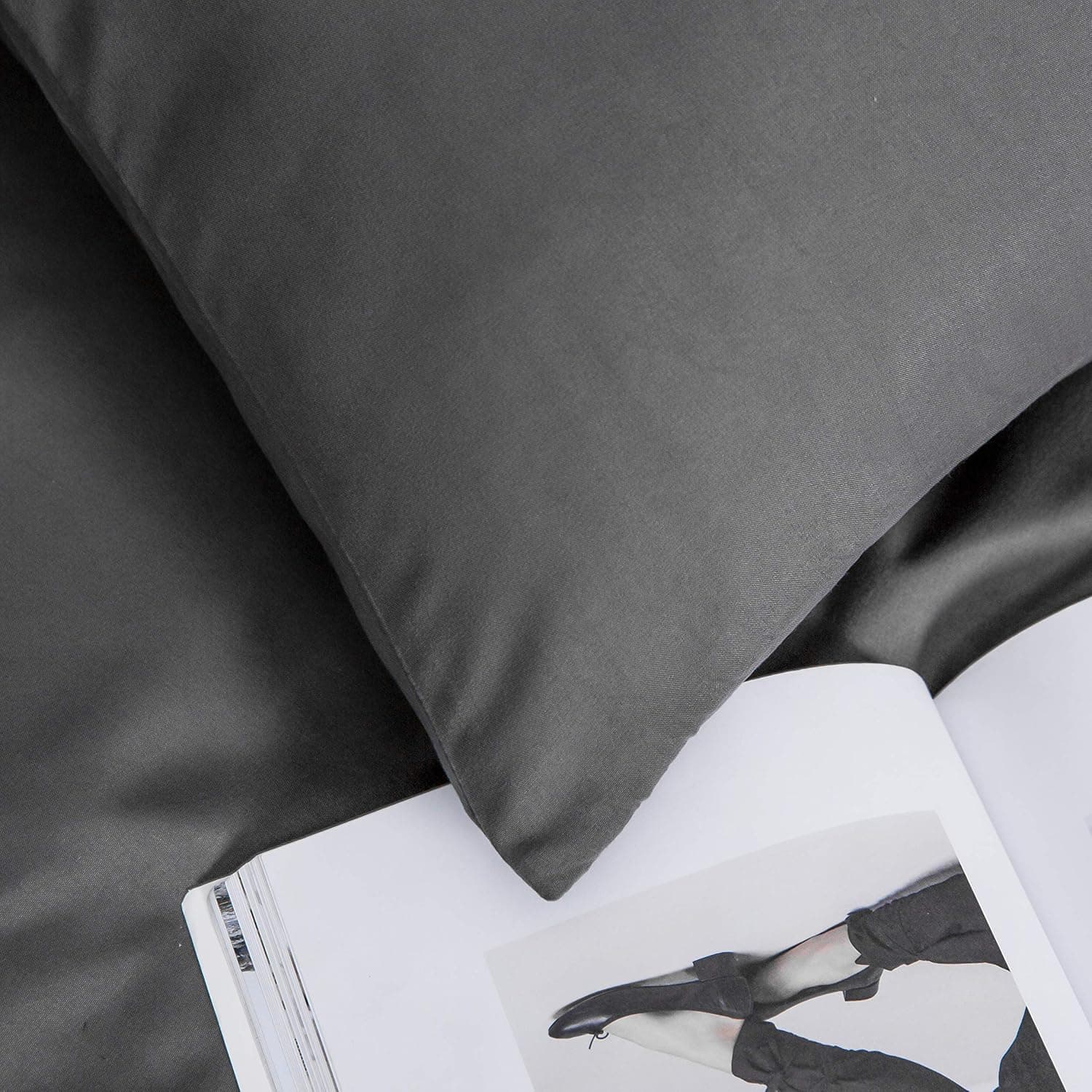 Bed Linen, 4 Piece, Brushed Microfibre, 2 Duvet Covers (135 x 200 cm) + 2 Pillowcases (80 x 80 cm), with Zip, Grey 7