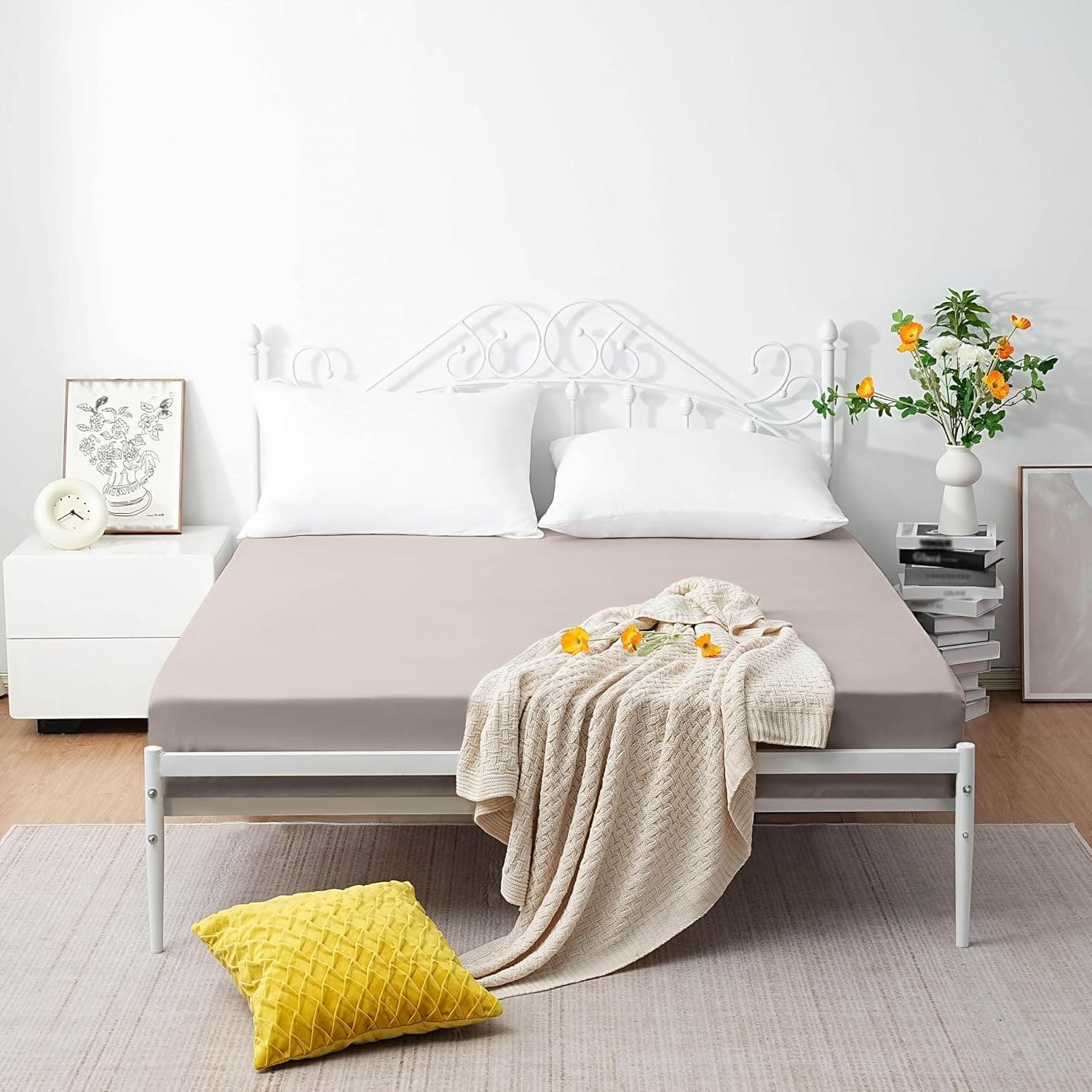 AYASW Fitted Sheet Only Queen Size Deep Pocket Soft Bed Bottom Sheet 1800 Brushed Microfiber Fits 8" to 16" Wrinkle Fade Resistant Breathable Easy Care Stable Khaki Holiday Décor 3