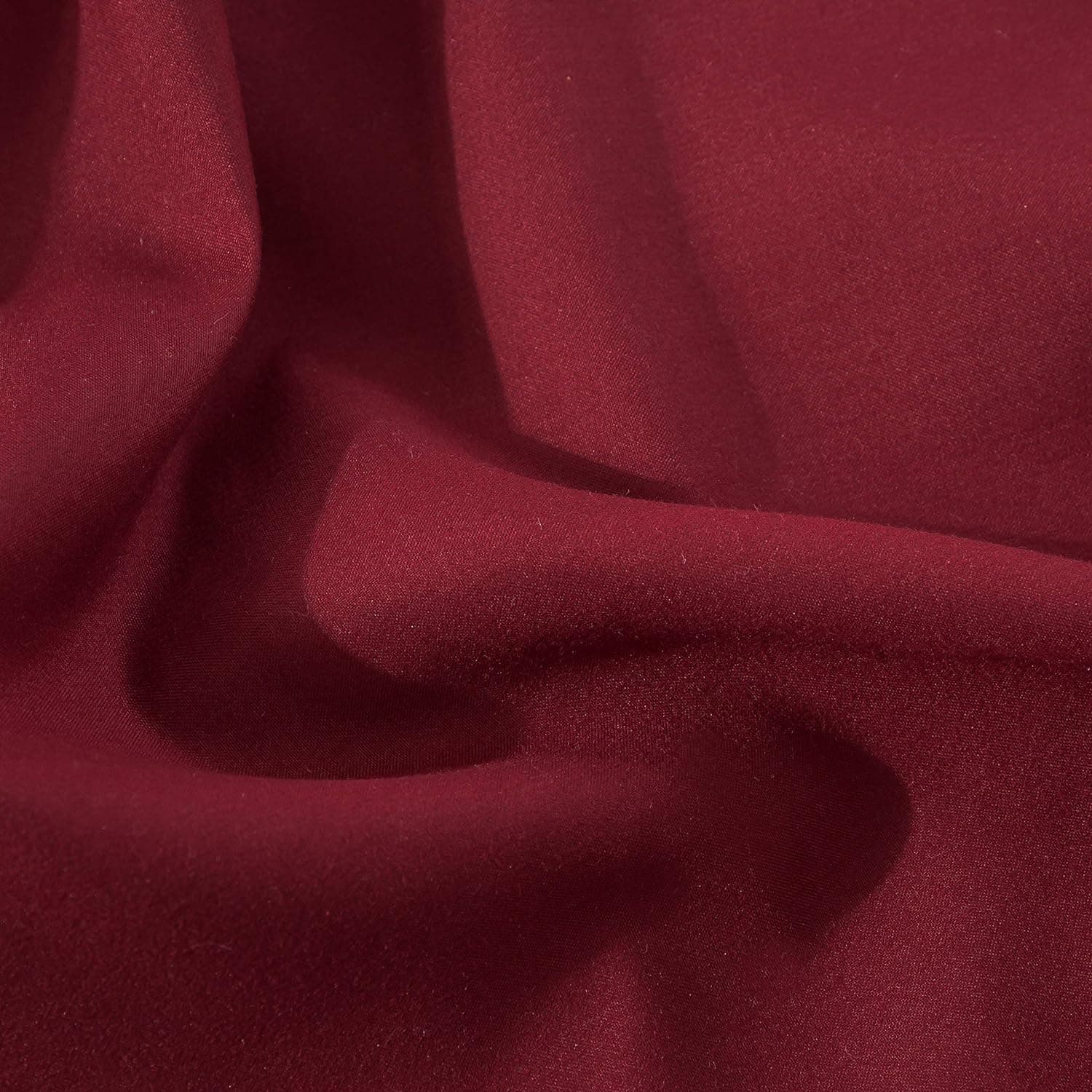 MOHAP Parure de Lit 4 Pièces Housse de Couette 200x200cm + Drap Housse 160x200cm avec 2 taies d'oreillers 65x65cm Rouge pour 2 Personnes Parure 120 Fils/cm² en Microfibre 7