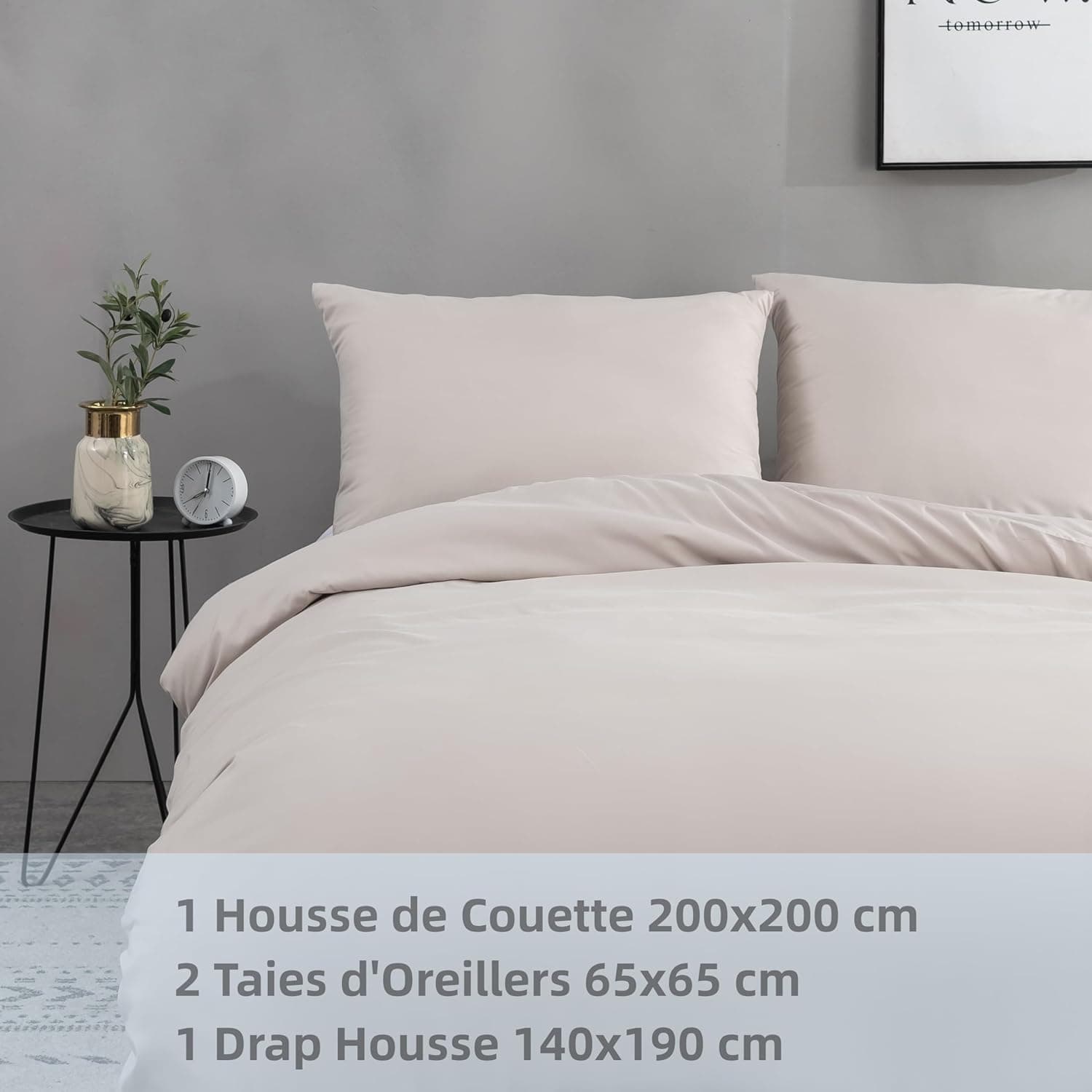 MOHAP Parure de Lit 4 Pièces Housse de Couette 200x200cm + Drap Housse 140x190/200cm avec 2 taies d'oreillers 65x65cm Beige pour 2 Personnes Parure 100 Fils/cm² en Microfibre 8