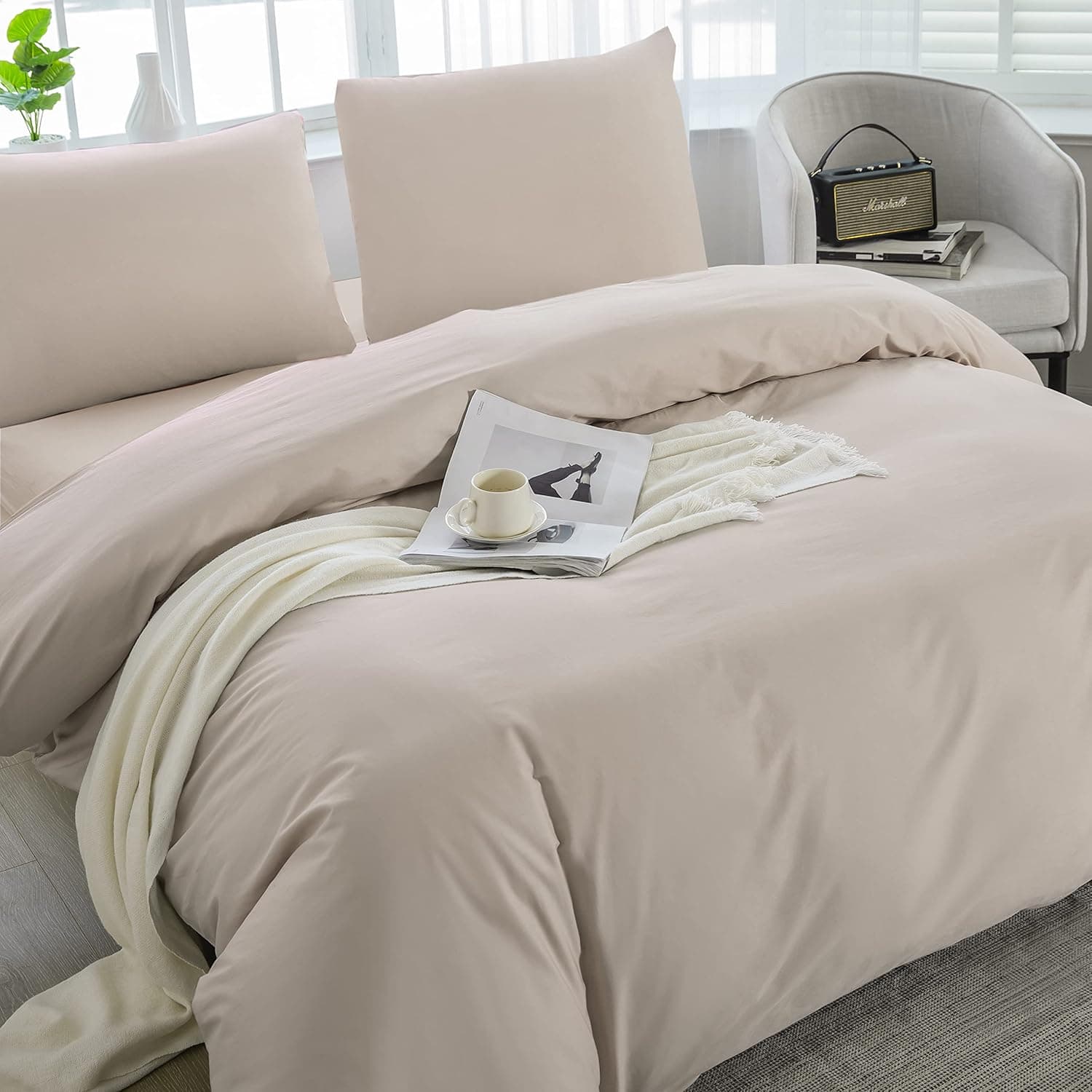 MOHAP Parure de Lit 4 Pièces Housse de Couette 240x260cm + Drap Housse 160x200cm avec 2 taies d'oreillers 65x65cm Beige pour 2 Personnes Parure 100 Fils/cm² en Microfibre 3