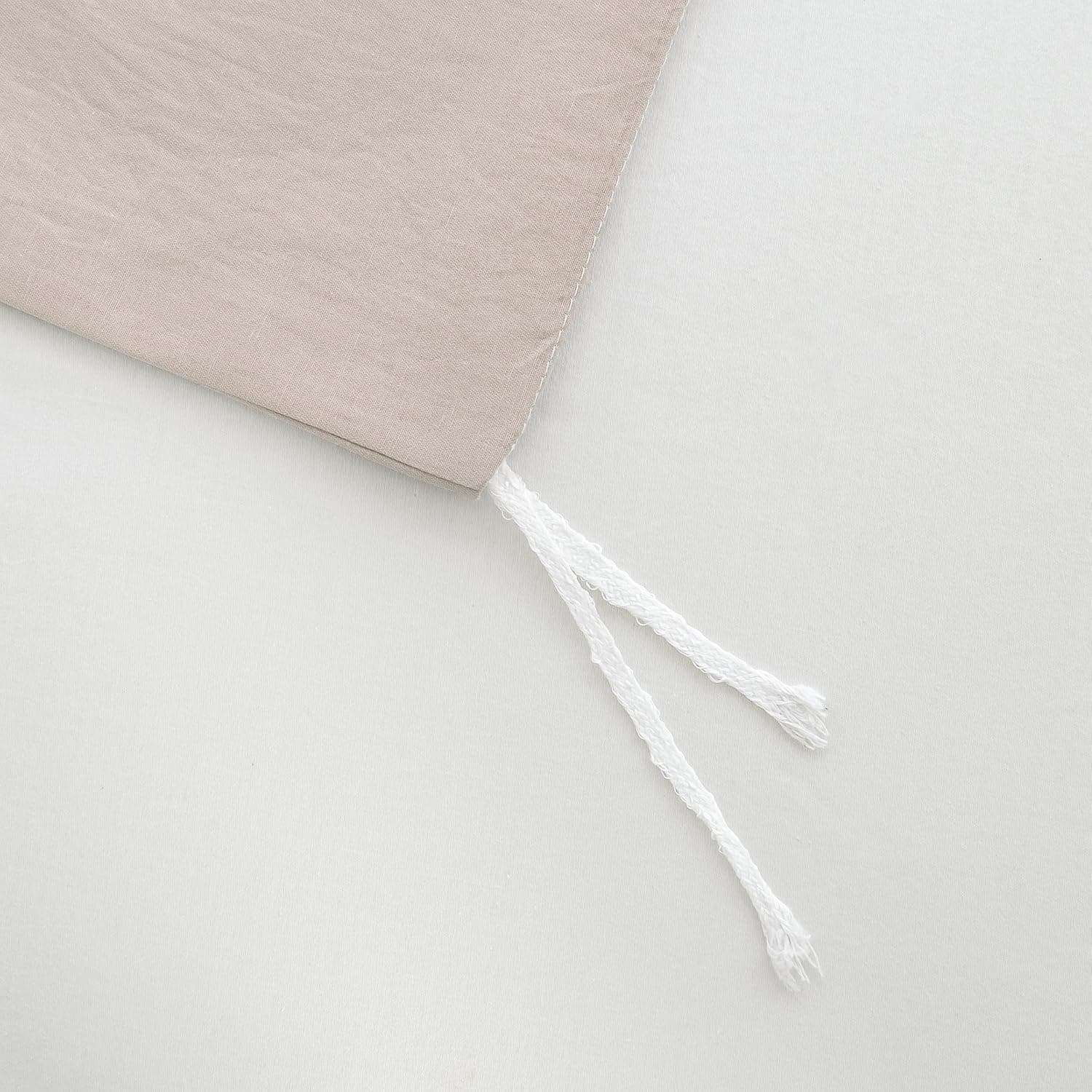 MOHAP Parure de Lit 4 Pièces Housse de Couette 240x260cm + Drap Housse 160x200cm avec 2 taies d'oreillers 65x65cm Beige pour 2 Personnes Parure 100 Fils/cm² en Microfibre 6