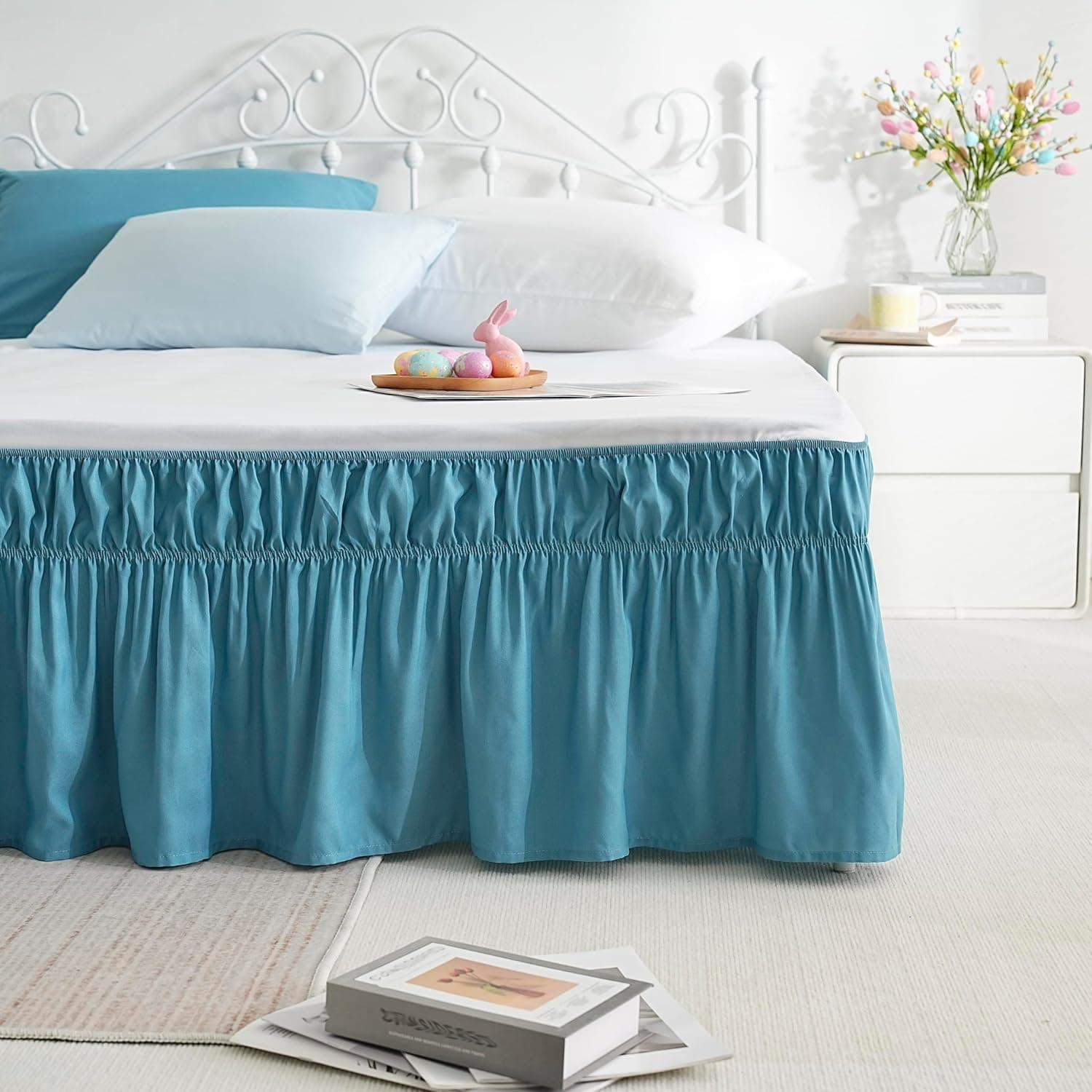 AYASW Cache-sommier pour Grand lit de 35,6 cm de Long, Volants de poussière, Confortable et Doux, en Microfibre brossée, Trois côtés en Tissu à Envelopper avec élastique, sans Housse de lit, Bleu 4