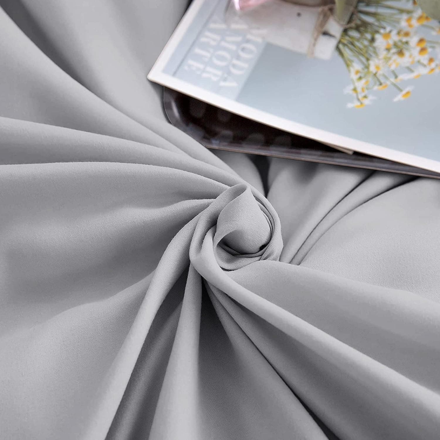 MOHAP Housse de Couette 240x260cm+2 Taies d'oreillers 65x65cm Gris Clair Parure de Lit Adulte 2 Personnes 100 Fils/cm² en Microfibre avec Fermeture Éclair 4