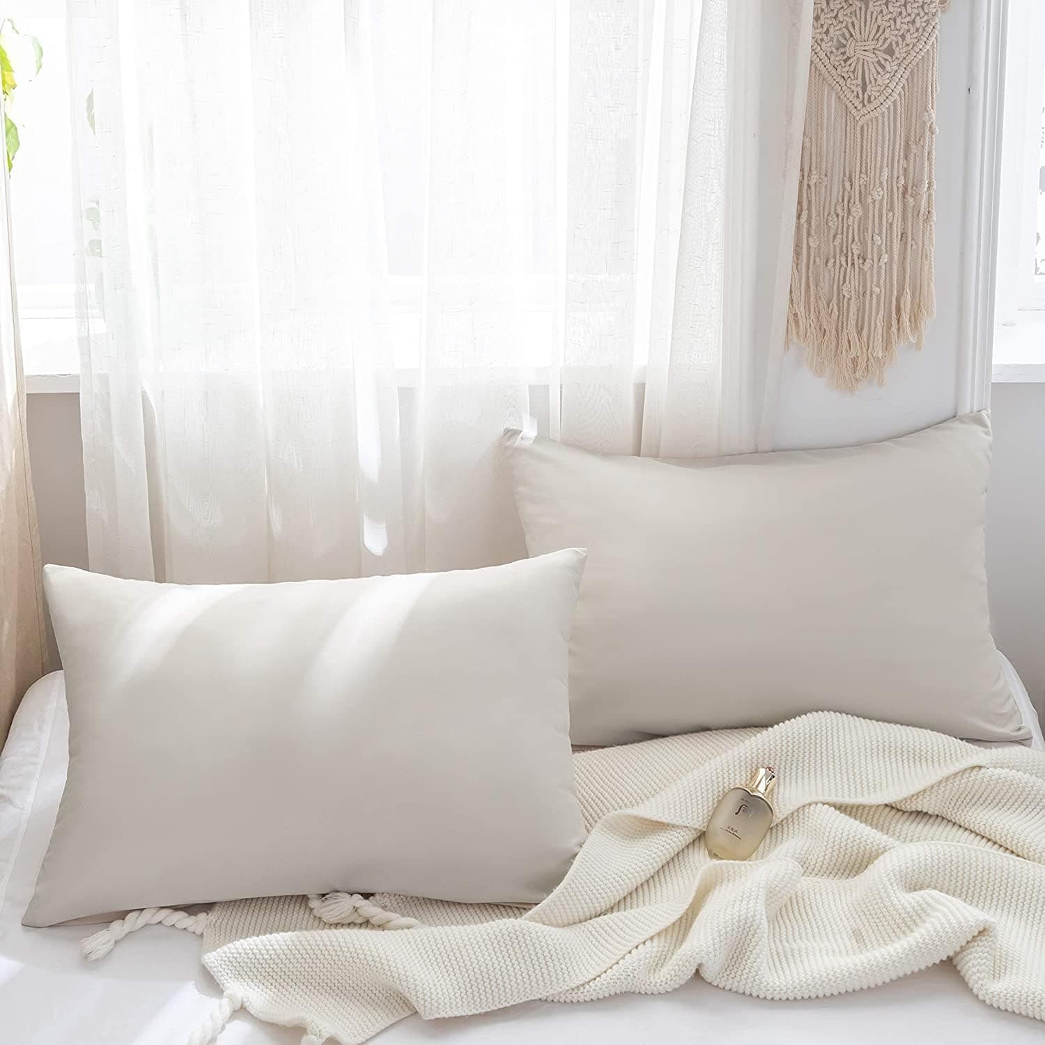 MOHAP Lot de 4- Taies d'oreiller 65x65cm Noir Housse d'oreiller avec Une Fermeture éclair en Microfibre 6