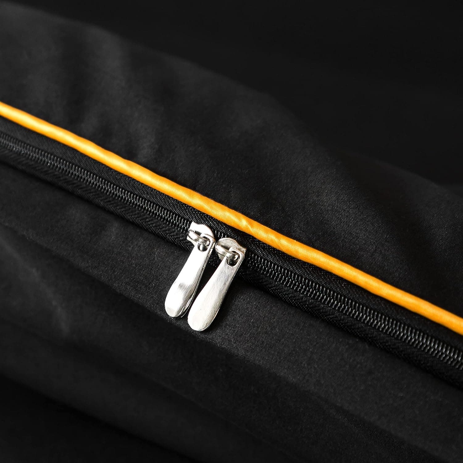 MOHAP Housse de Couette 240x260cm + Taies d'oreillers 65x65x2 cm Noir 120 Fils/cm² Parure de Lit avec Fermeture Eclaire pour 2 Personnes 5