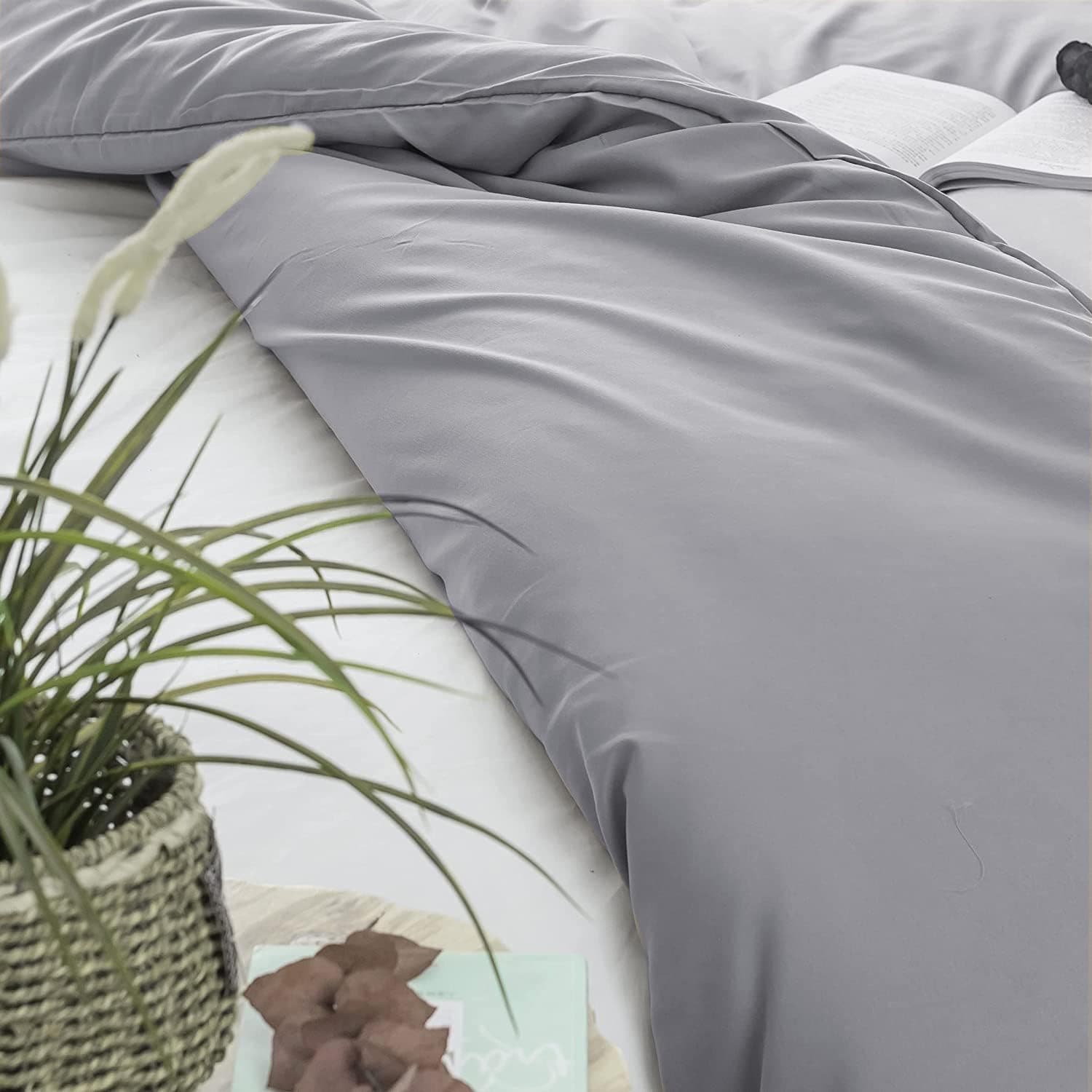 Brushed Microfibre Bed Linen, 1 Duvet Cover (155 x 200 cm) + 1 Pillowcase (80 x 80 cm), with Zip, Light Grey 2