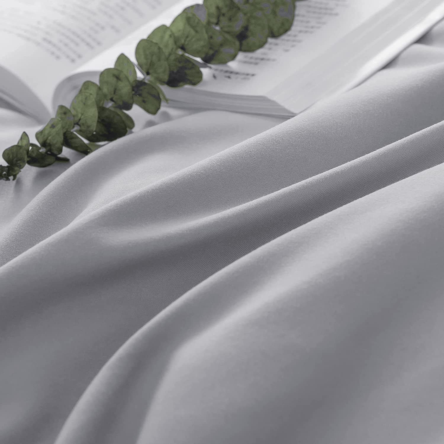 Brushed Microfibre Bed Linen, 1 Duvet Cover (200 x 220 cm) + 2 Pillowcases (80 x 80 cm), with Zip, Light Grey 4