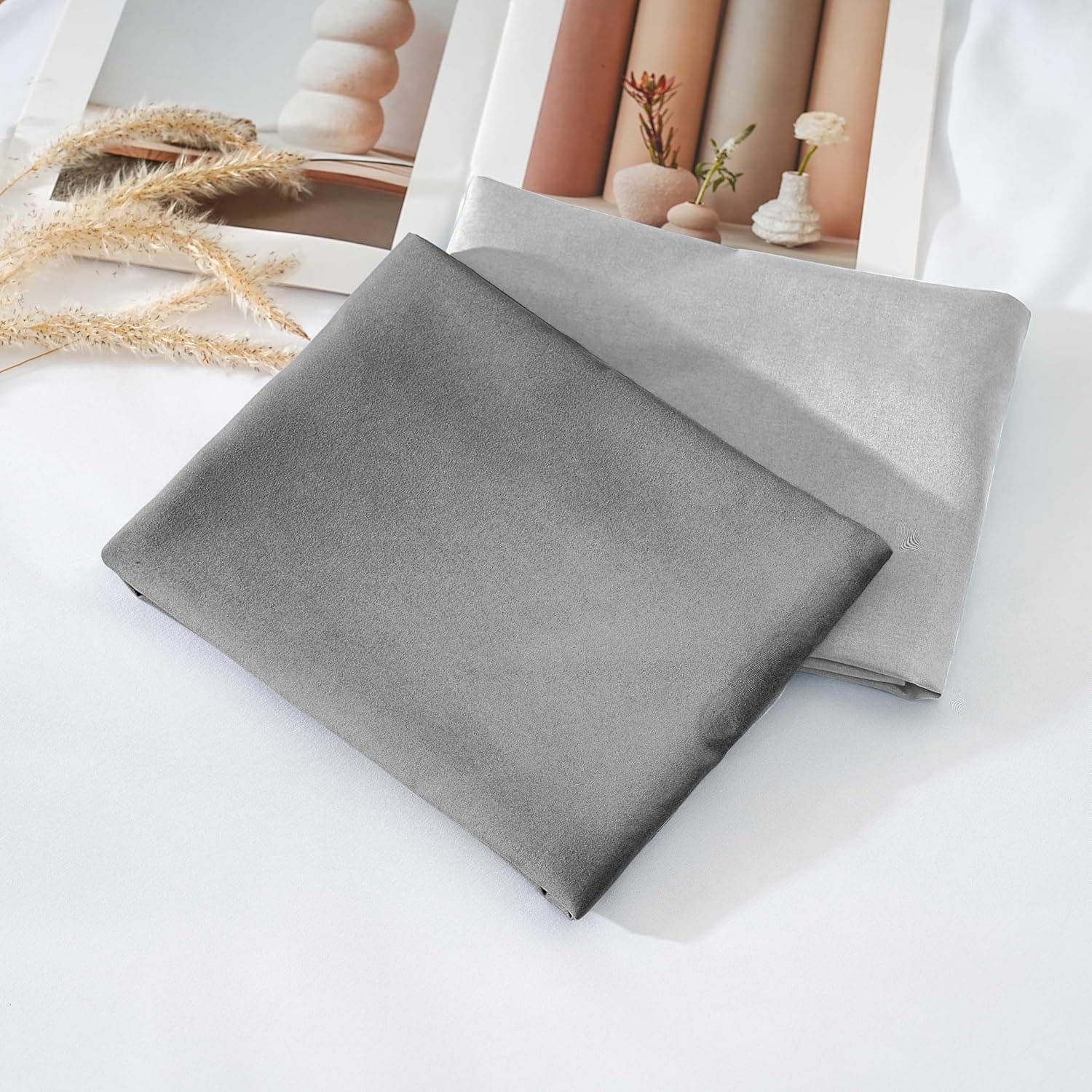 Lot de 2 taies d'oreiller à fermeture éclair en microfibre brossée pour chambre à coucher (50 x 75 cm) - Gris foncé et gris clair 8